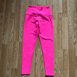 Beyond Yoga leggings size small Hot Pink